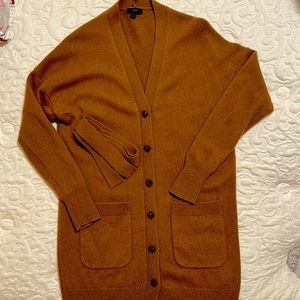 Slightly used oversized relaxed sweater cardigan.